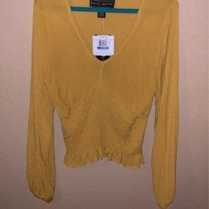 Super cute long sleeve blouse